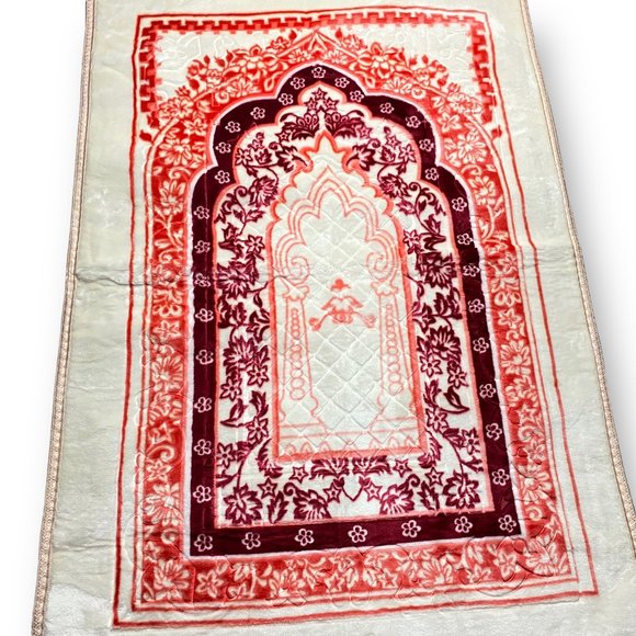 Soft and Cushioned for Islamic Prayers: Portable Prayer Mat - Picture 2 of 7